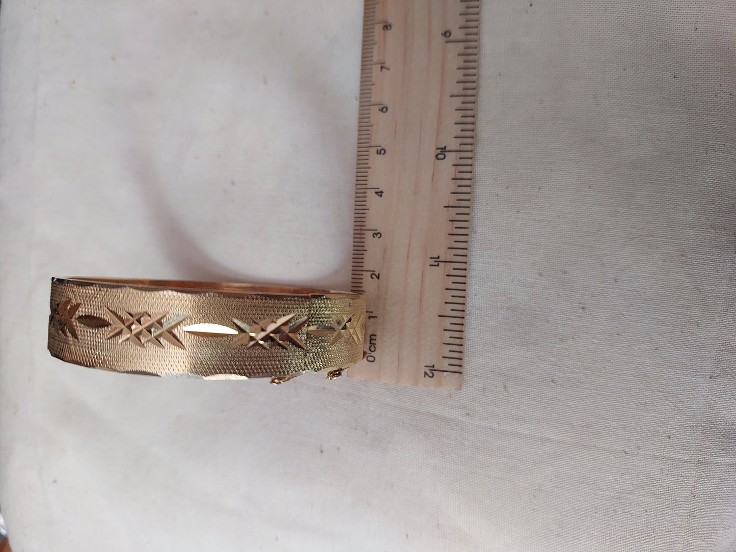 Vintage 18K RGP Gold Hinged Bangle Bracelet | Engraved Starburst Design