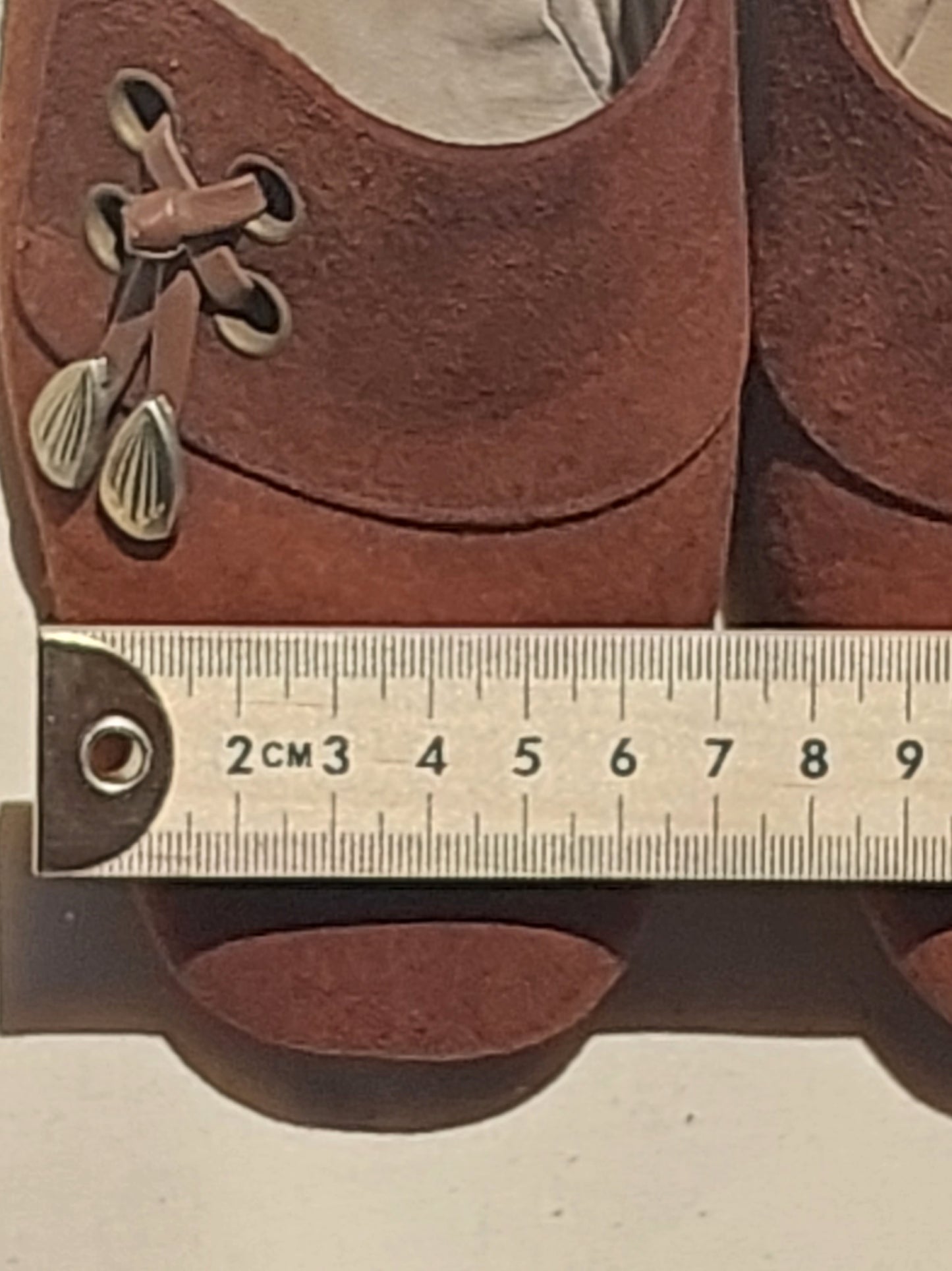 Vintage-Inspired Suede Chunky Heel Shoes – 70s Boho Revival