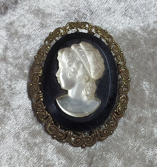 Vintage WEST GERMANY Cameo Brooch – Brass Filigree, 1950s–60s