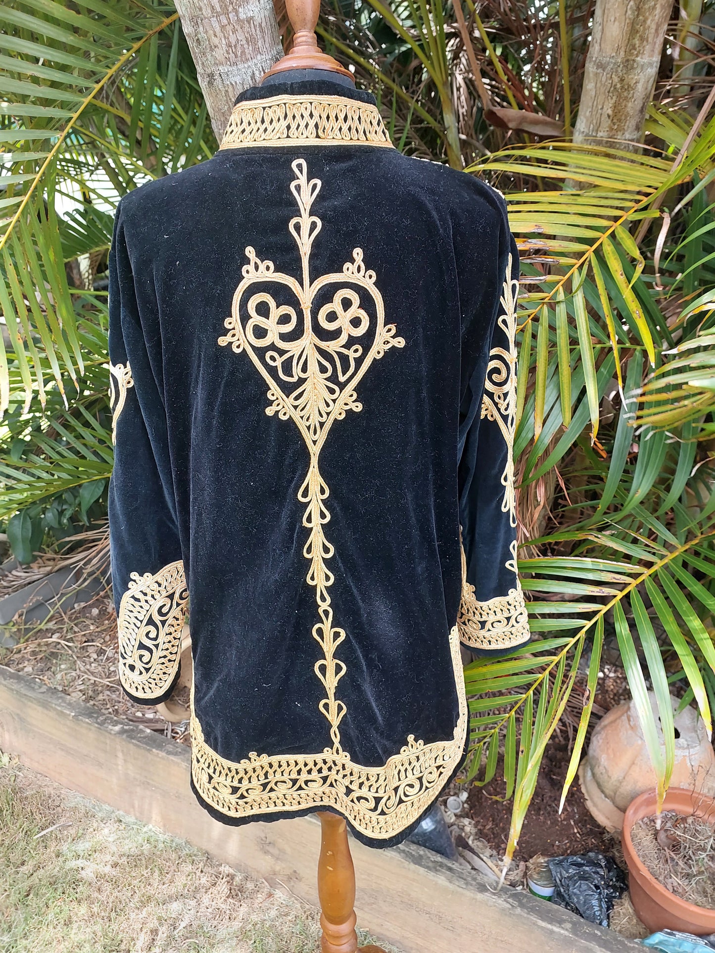 Vintage Black Velvet Embroidered Tunic Top – Gold Detail | Size 8–10
