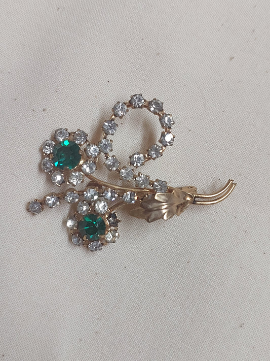 Vintage Rhinestone Floral Brooch – Green & Clear Crystal Gold-Tone Spray