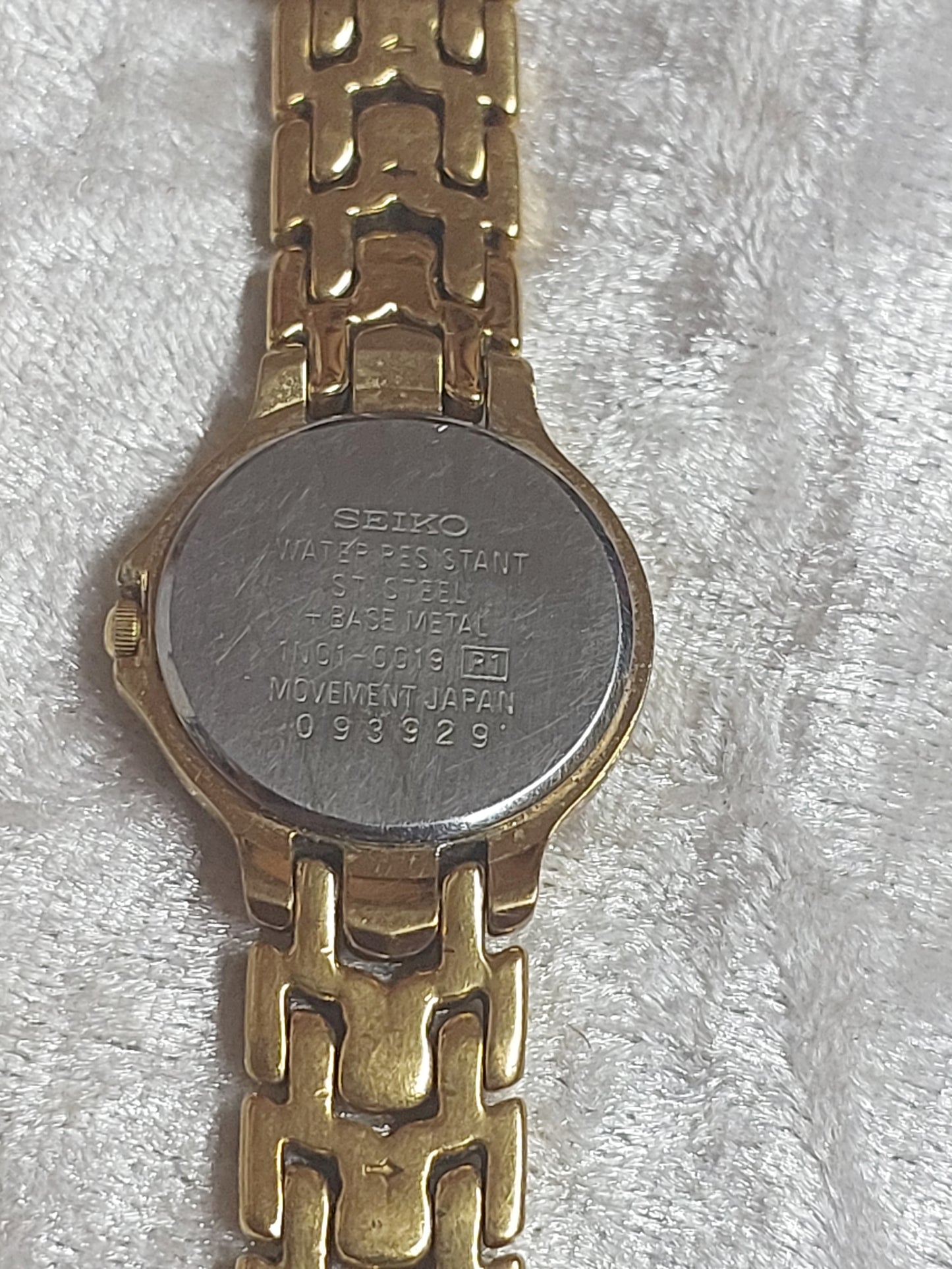 Seiko Ladies Gold Tone Quartz Watch – Working Japanese Movement