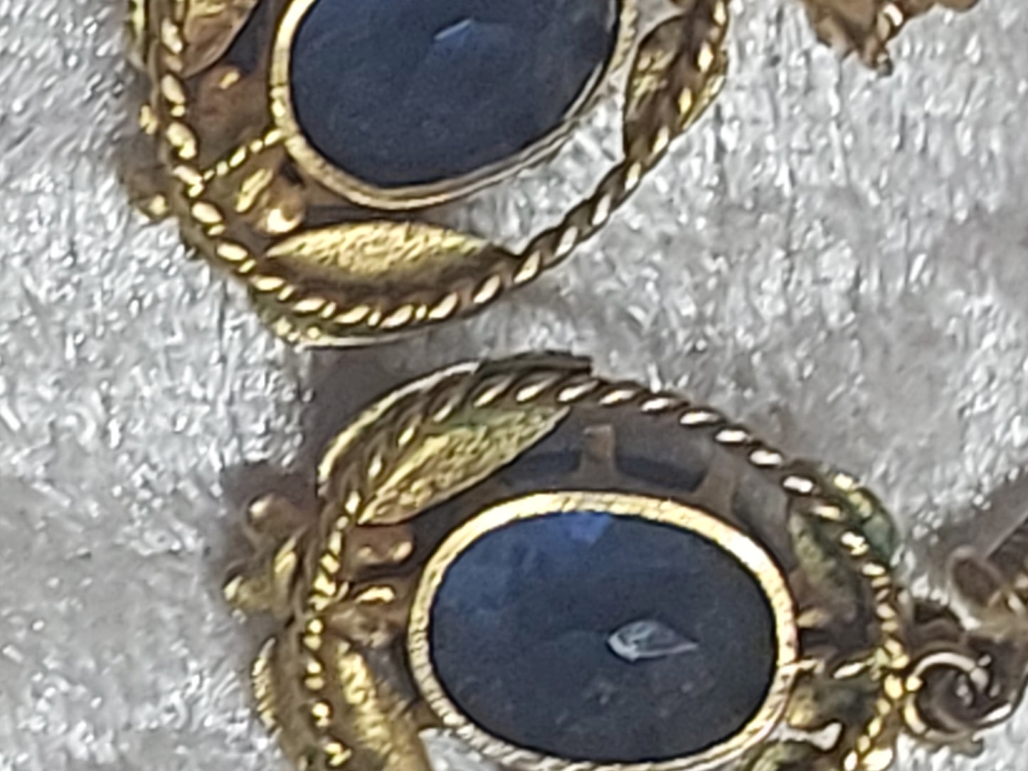 Vintage 9ct Gold Blue Glass Drop Earrings – Floral Screw-Back Design