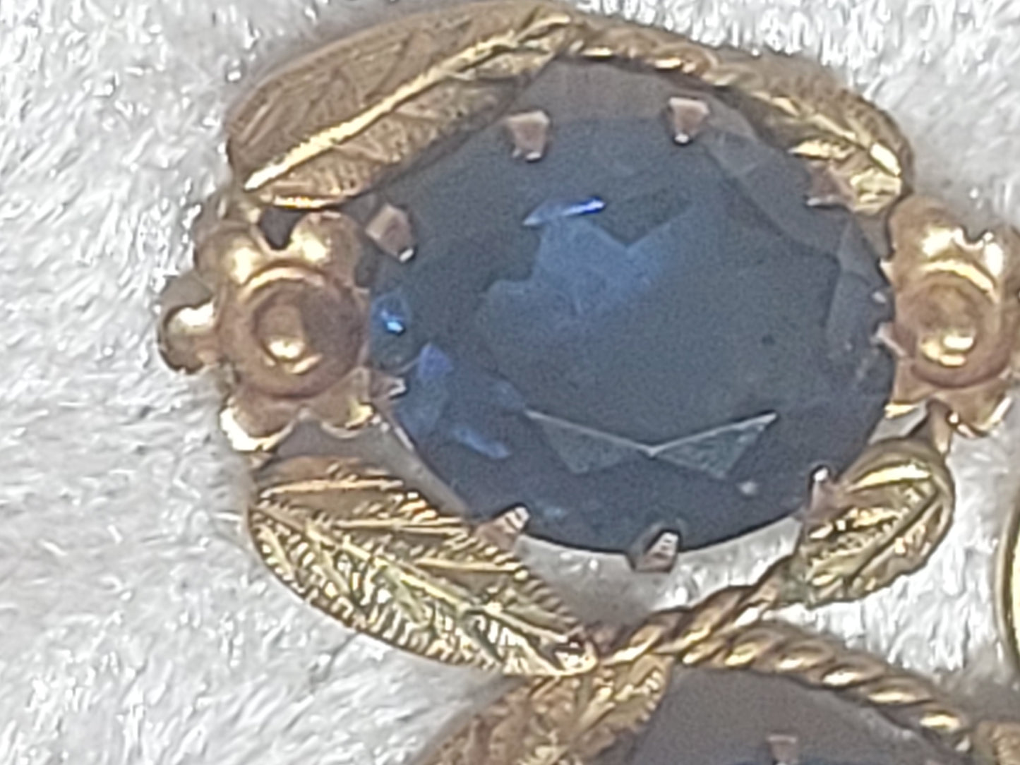 Vintage 9ct Gold Blue Glass Drop Earrings – Floral Screw-Back Design