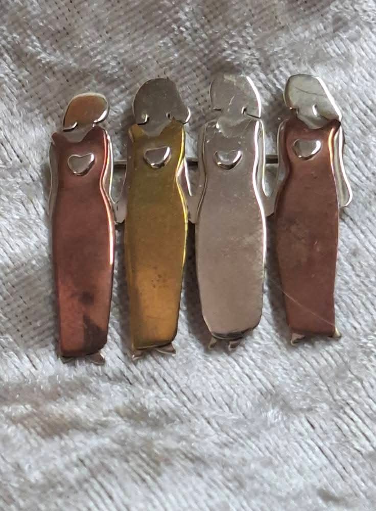 Far Fetched Mixed Tone Brooch – Family / Friendship People Pin