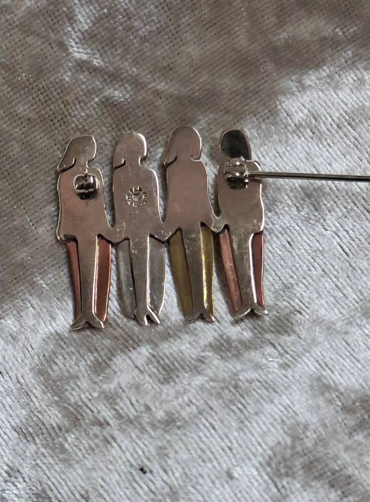 Far Fetched Mixed Tone Brooch – Family / Friendship People Pin