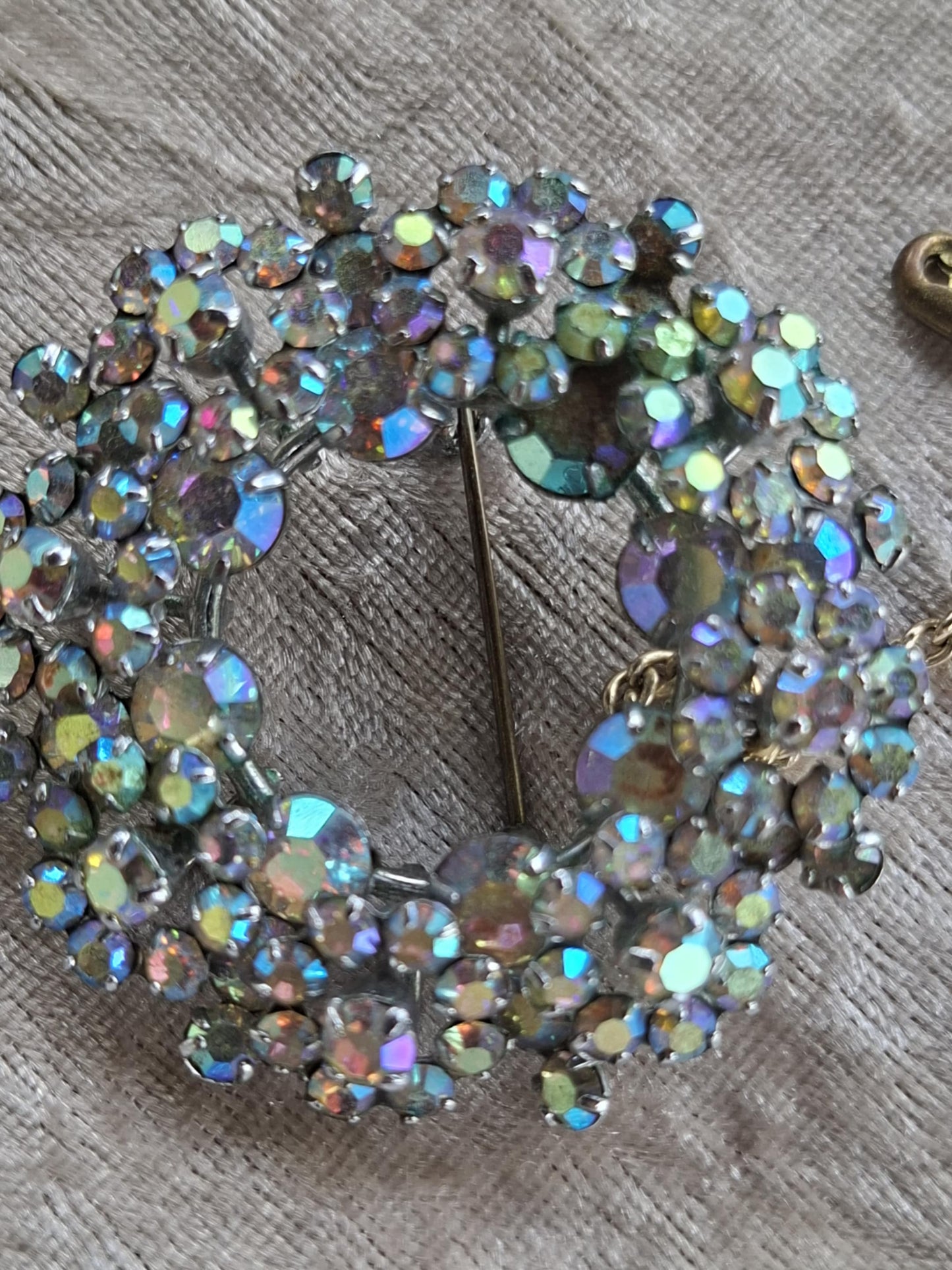 Vintage Aurora Borealis Rhinestone Brooch & Earrings Set – 1950s Sparkling Wreath